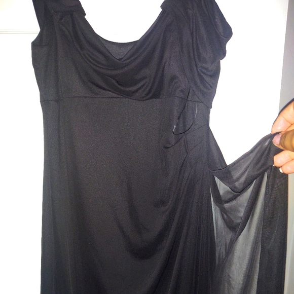 Dress - Picture 1 of 4